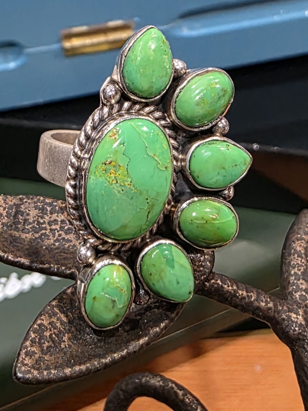 Artisan Green Turquoise Sterling Silver Cluster Ring Sz 8 Adjustable 10g - Picture 2 of 8